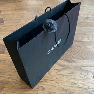 ❤️ CHANEL Large Empty Paper Gift Tote Bag w Fabric Camellia Flower 23 x 17 x 5.5